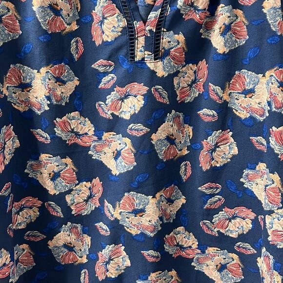𝅺Fun 2 Fun Aleta Lattice Detail Blouse - Blue Floral - Size Xsmall - Picture 7 of 10